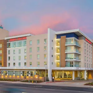 Hotel Hampton & Lax